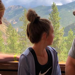 Meet your Posher, Avery